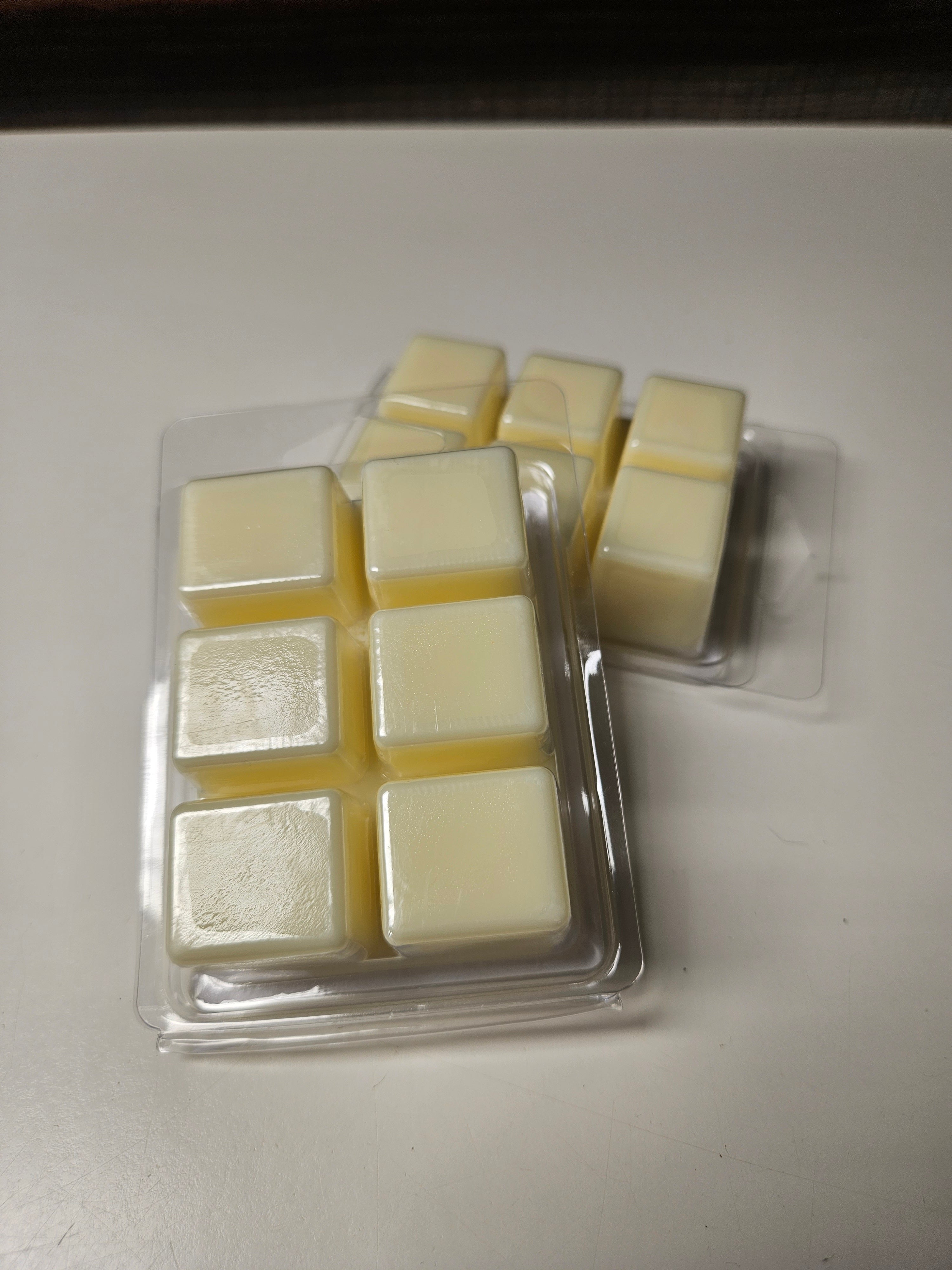 Sun-Kissed Linen 2.5 oz Wax Melts - 6 cubes