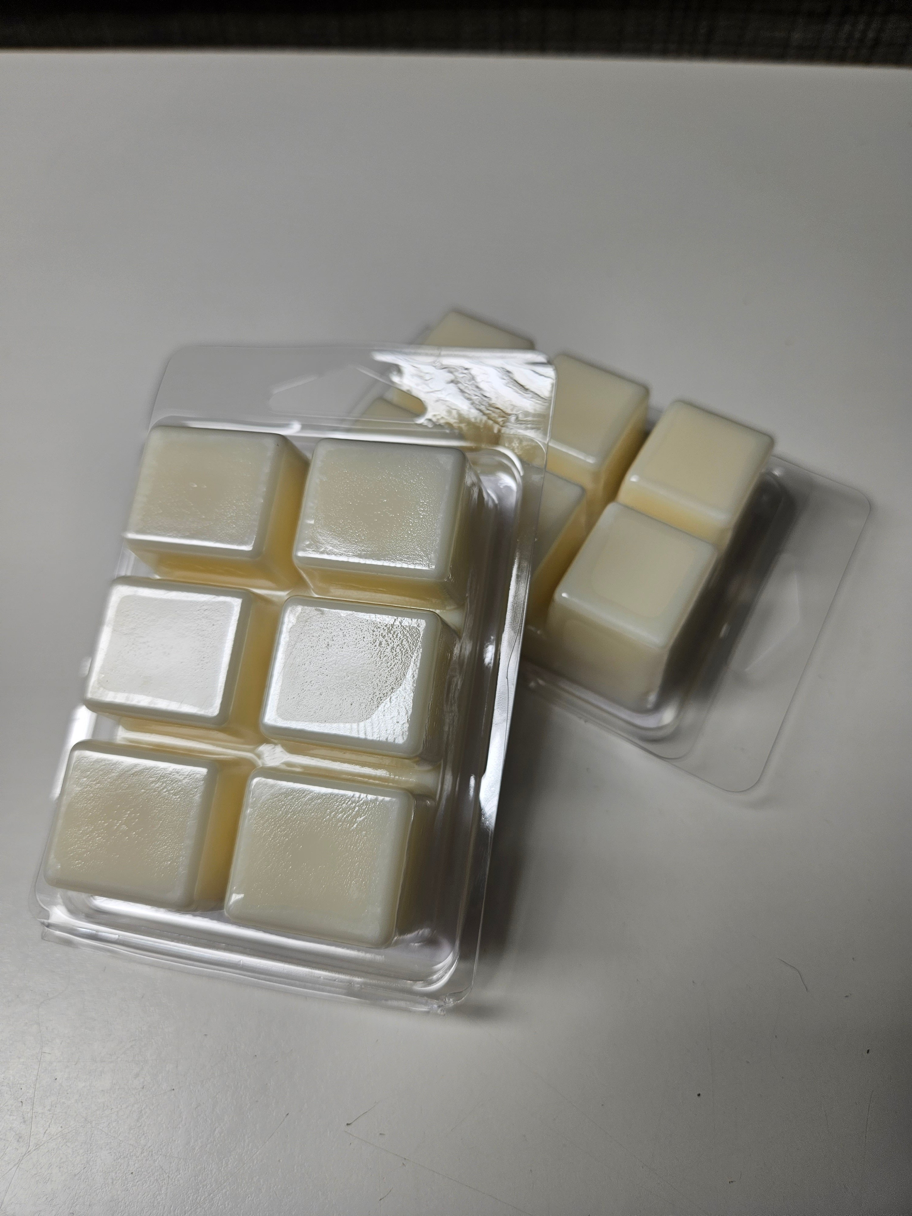 Cedarwood Haven 2.5 oz Wax Melts - 6 cubes