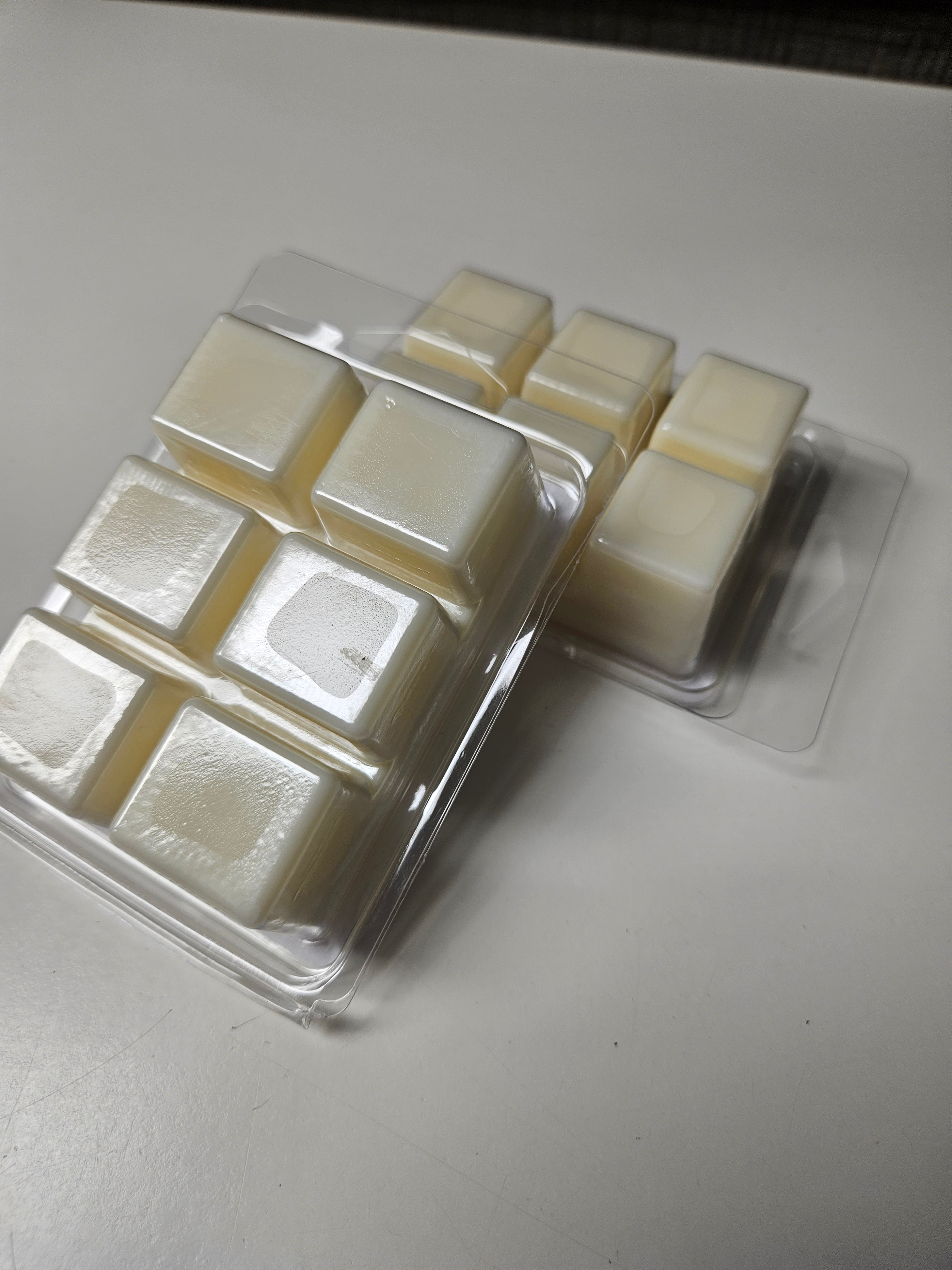 Lavender Whisper 2.5 oz Wax Melts - 6 cubes